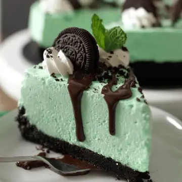 No Bake Mint Oreo Cheesecake