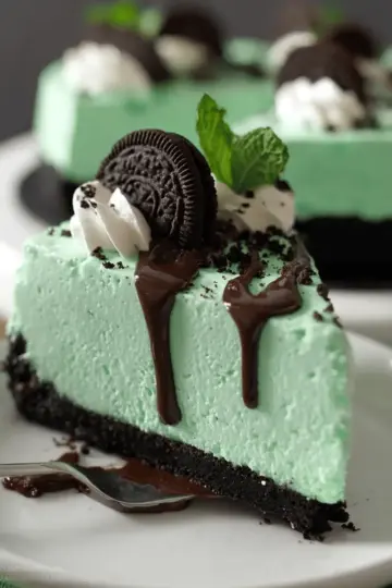 No Bake Mint Oreo Cheesecake