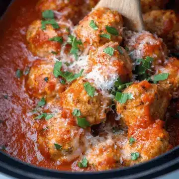 Slow Cooker Chicken Parmesan Meatballs