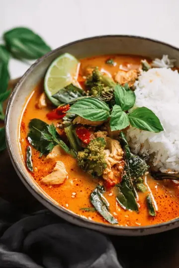 Thai Red Curry Chicken: One Pot in 30 Minutes