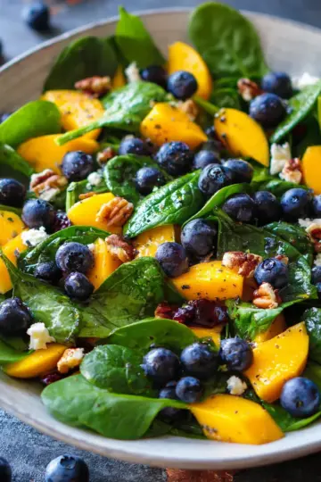 Mango Salad with Spinach and Blueberries