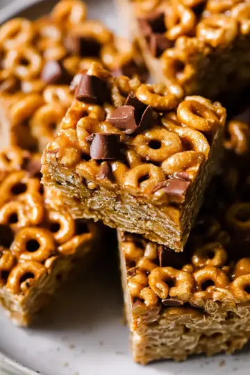 3 Ingredient No-Bake Cereal Bars Recipe
